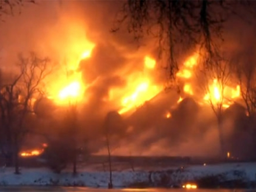 U izlijetanju vlaka zapalilo se 14 cisterni