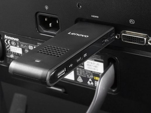 Lenovo računalo veličine USB-a