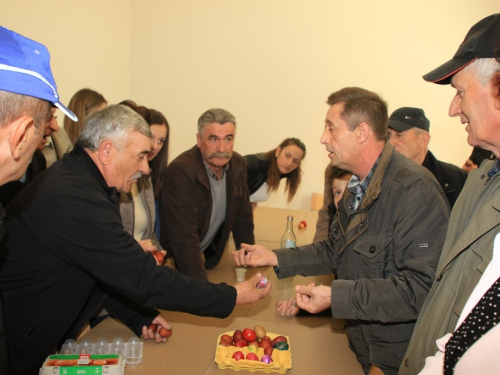 FOTO/VIDEO: Na Orašcu održan turnir u tucanju jaja