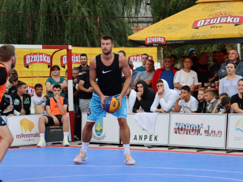 FOTO: Druga večer Streetball turnira u Prozoru