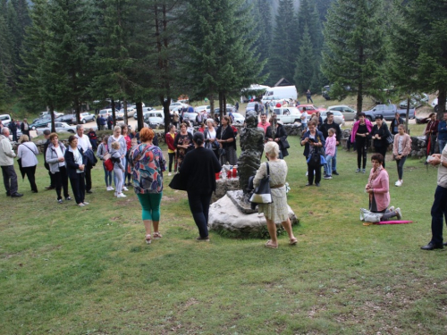 FOTO/VIDEO: Na Vranu služena sv. misa za poginule duvandžije