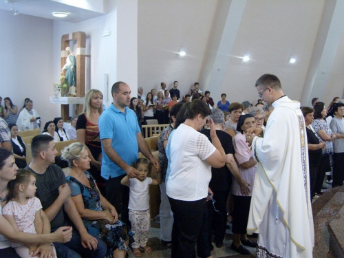 FOTO: Misa sekundacija mladomisnika Ljube Zelenike u župi Uzdol