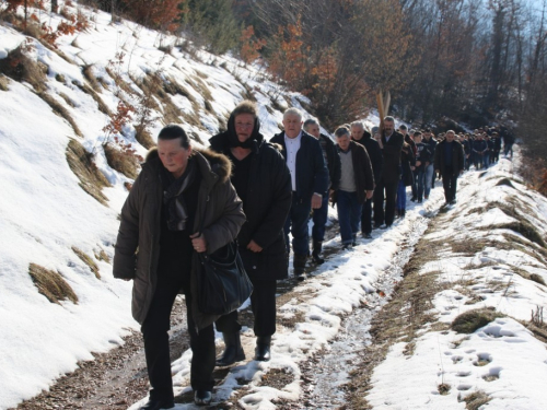 FOTO: Put križa - Treća korizmena nedjelja u župi Uzdol