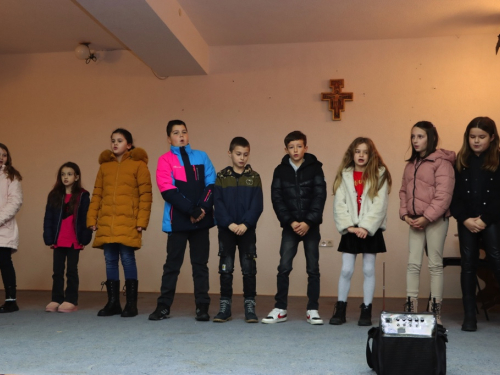 FOTO: Sv. Nikola i ove godine razveselio djecu u župi Rama-Šćit