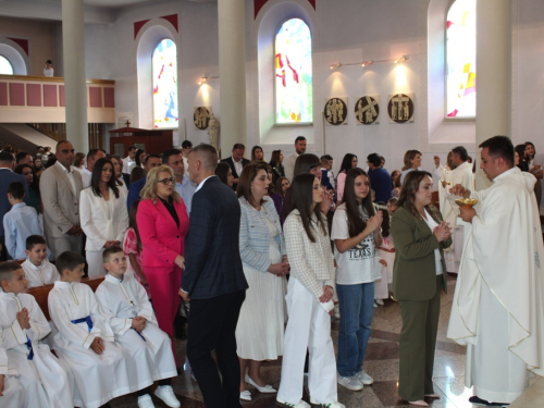 FOTO: Prva Pričest u župi Prozor