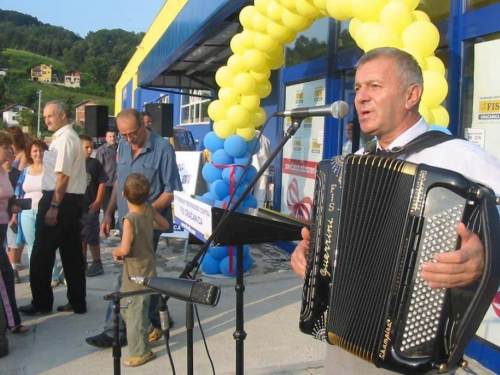 Bio radnik, taksist, harmonikaš, sad je biznismen koji zapošljava 3.250 ljudi