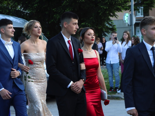 FOTO/VIDEO: Matura 2024. - Defile mladosti na ulicama Prozora