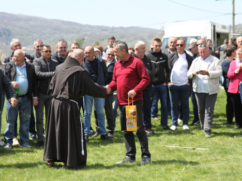 FOTO: Druženje Rumbočana i sv. misa na Zahumu