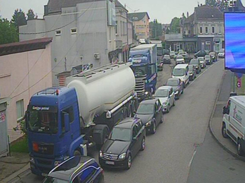 Duga kolona vozila na graničnom prijelazu Gradiška