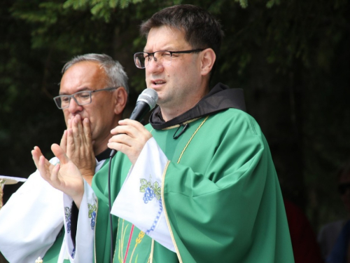 FOTO: Na Vran planini služena misa za poginule duvandžije