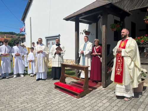 Mlada misa o. Davida Grbeša: Sin obitelji s četiri duhovna zvanja proslavio svoj veliki dan