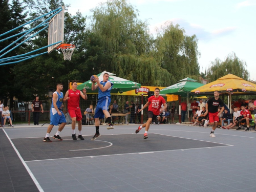 FOTO: Druga večer Streetball turnira u Prozoru