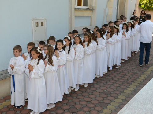 FOTO: Prva pričest u župi Prozor