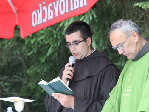 FOTO/VIDEO: Na Vran planini služena misa za poginule duvandžije