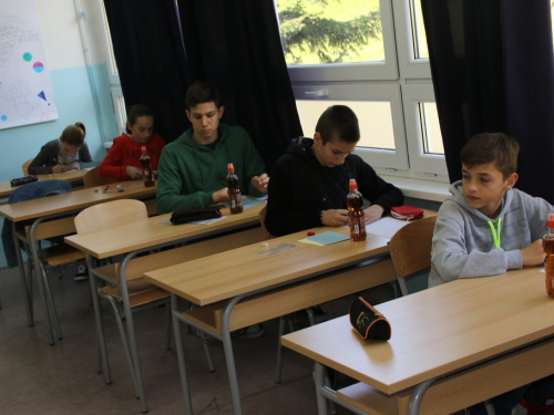 FOTO: U Prozoru održano županijsko natjecanje iz matematike