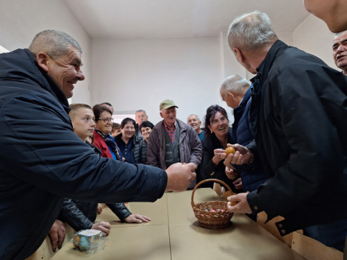 FOTO: Turnir na Orašcu - najtvrđe jaje imala Milka Nović