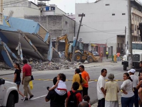 Raste broj žrtava: 413 ljudi poginulo u snažnom potresu