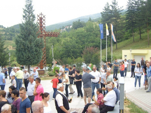 FOTO: Misa sekundacija mladomisnika Ljube Zelenike u župi Uzdol