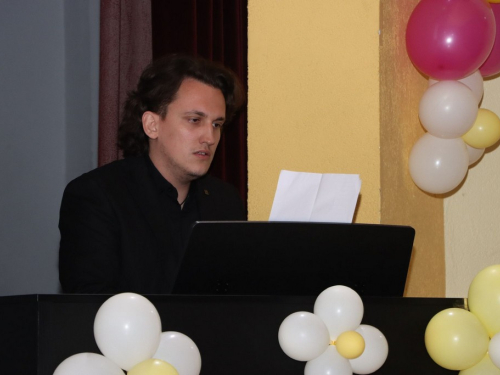 FOTO: Ines Markešić i Magdalena Zadro pobjednice dječjeg festivala ''Mala Rama 2024.''