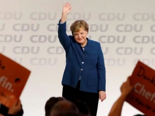 Angela Merkel održala oproštajni govor i zaradila desetominutni pljesak