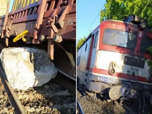 Teretni vlak iskočio iz šina nadomak Mostara
