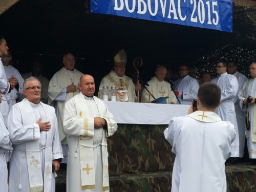 Molitveni pohod na Bobovac - Trebaju nam mudri ljudi i pošteni građani