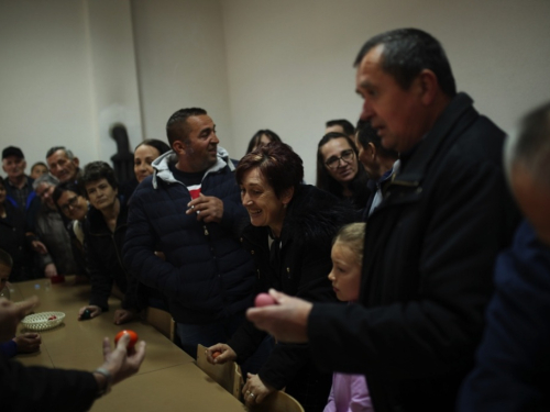 FOTO: Turnir na Orašcu - najtvrđe jaje imala Ana Stipić