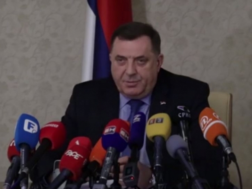 Dodik najavio osamostaljenje ako ime Republike Srpske ode na Ustavni sud