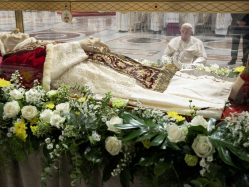Godišnjica Drugog vatikanskog koncila: Papa pozvao na katoličko jedinstvo