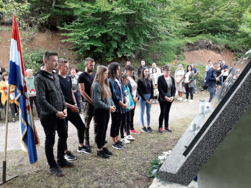 FOTO: Na Pomenu obilježena 27. obljetnica stradanja hrvatskih branitelja