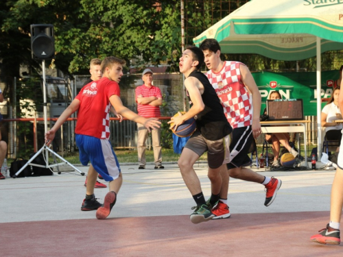 FOTO: Ekipa ''ALF Market'' osvojila Streetball za juniore