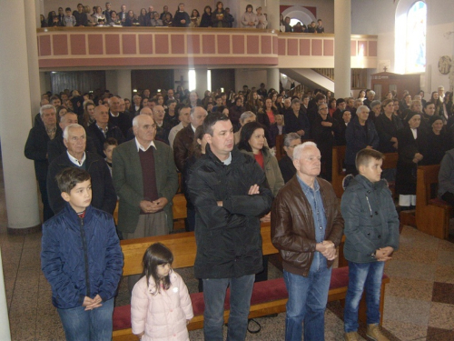 FOTO: Bogoslovi i poglavari Vrhbosanskog bogoslovnog sjemeništa posjetili Prozor i Šćit