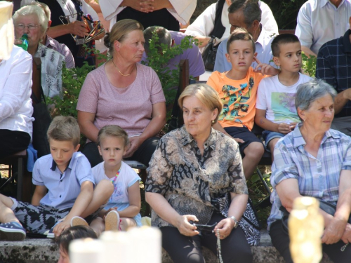 FOTO: Na Uzdolu svečano proslavljen sv. Ivo i 160. obljetnica župe