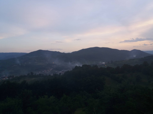 FOTO: Paljenjem svitnjaka Rama dočekuje sv. Ivu