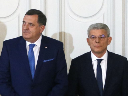 Džaferović novcem iz tekućih rezervi financirao Mlade muslimane, a Dodik Bele vukove