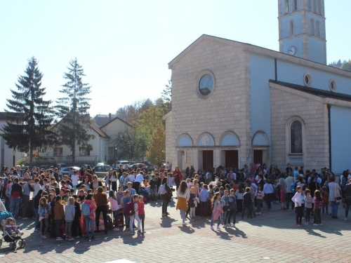 FOTO: Dani kruha u OŠ Marka Marulića Prozor