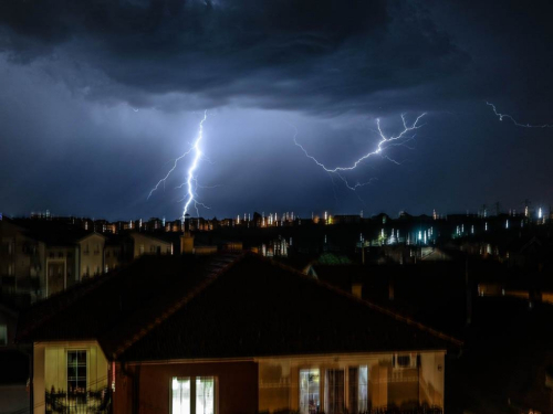 Crveni alarm na jugu Italije: Zatvaraju se škole, groblja, parkovi