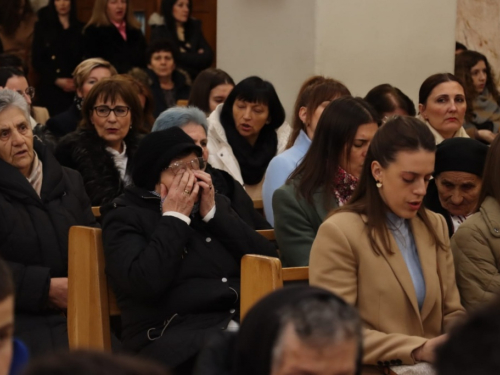 FOTO: Polnoćka u crkvi Uznesenja Blažene Djevice Marije na Šćitu