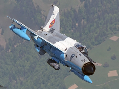MiG se srušio nakon što je udario u jato ptica, pilot teško ozlijeđen