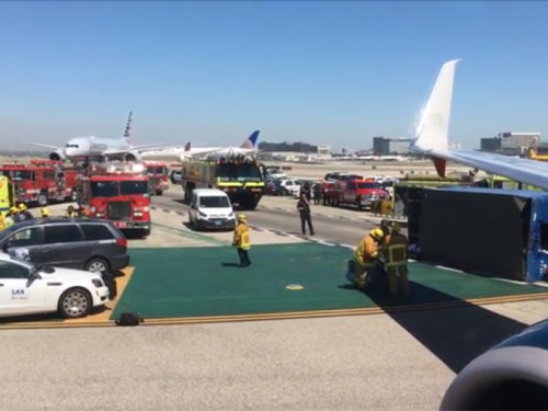 Nesreća u Los Angelesu: Sudarili se avion i kamion