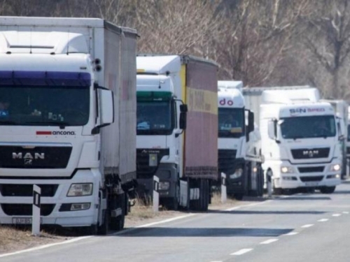 Dobra vijest za vozače kamiona: Hrvatska ukinula policijsku pratnju i kolone