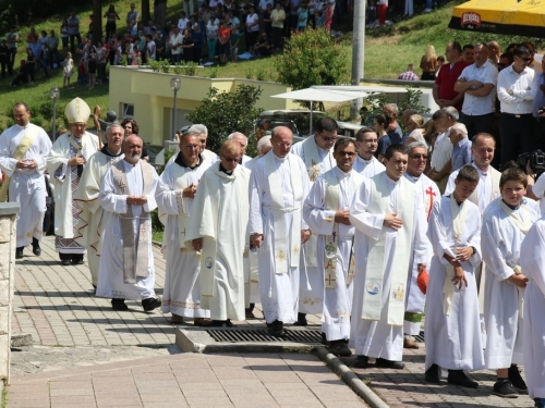 FOTO: Na Uzdolu svečano proslavljen sv. Ivo i 160. obljetnica župe