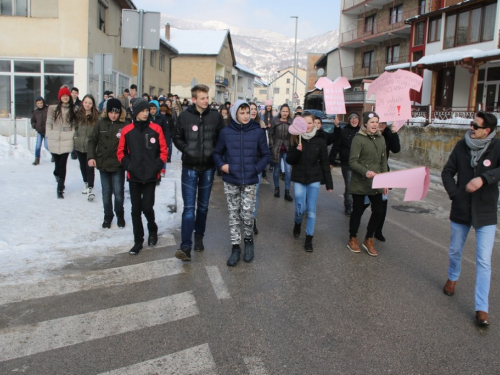 FOTO: ''Šetnja s porukom'' kroz Prozor