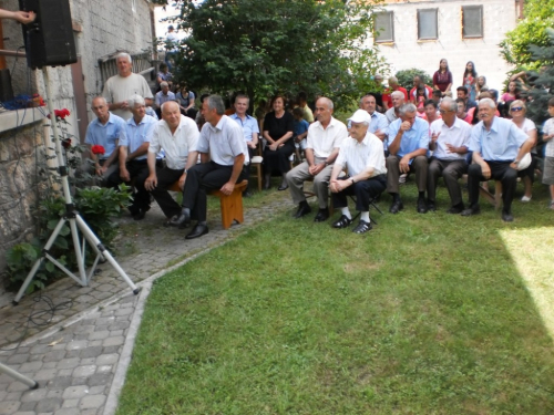 FOTO: Vanjska proslava sv. Ante u župi Gračac