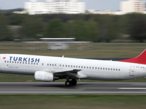 Sarajevo: Avionu pri slijetanju pukle dvije gume