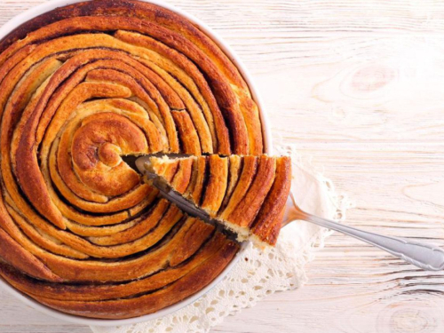 Cimet-rolica: Torta za prave ljubitelje ovog sočnog slatkog klasika