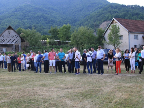 FOTO: Hrvatski član Predsjedništva BiH na druženju s ramskim HDZ-om