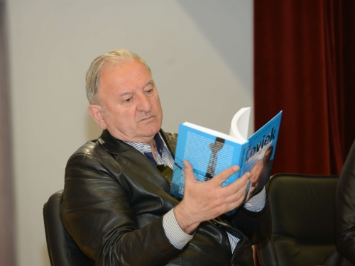 FOTO: U Prozoru održana promocija knjige Čovjek i njegova sjena dr. Ante Kovačevića