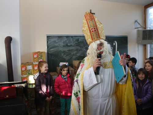 FOTO: Sv. Nikola radosno dočekan i u župi Rama Šćit