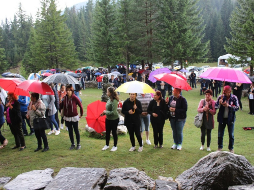 FOTO/VIDEO: Na Vranu služena sv. misa za poginule duvandžije